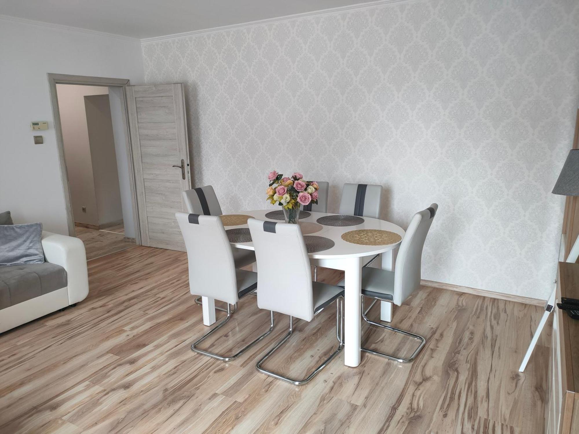 Sea&Wine Apartamenty Darlowko Luaran gambar